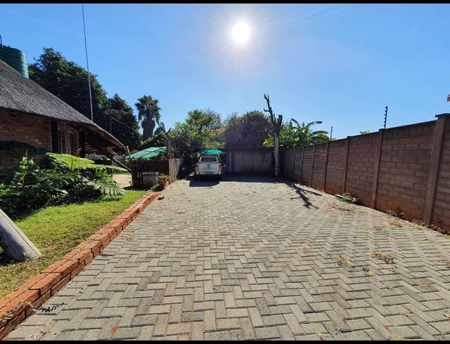 3 BEDROOM FREEHOLD FOR SALE IN BO-DORP